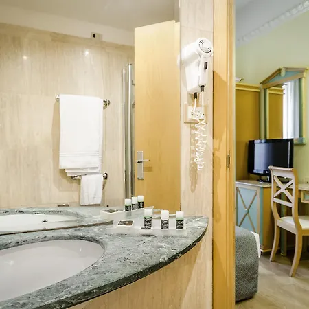 Отель Exe Domus Aurea 3*