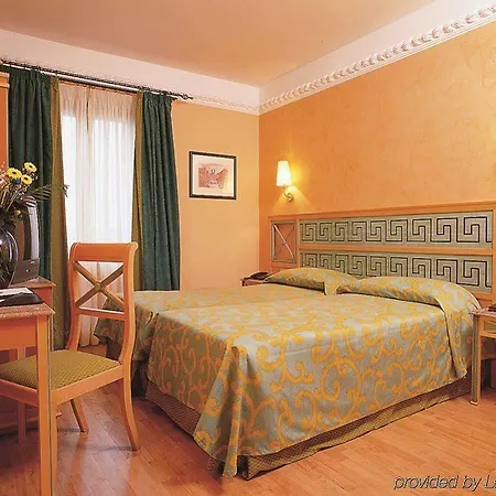 Exe Domus Aurea Отель