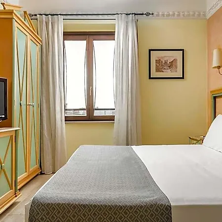 Exe Domus Aurea Hotel