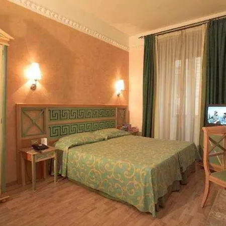 Otel Exe Domus Aurea