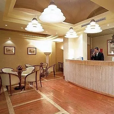 엑세 도무스 아우레아