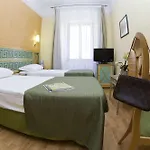 Hotel Exe Domus Aurea 3*