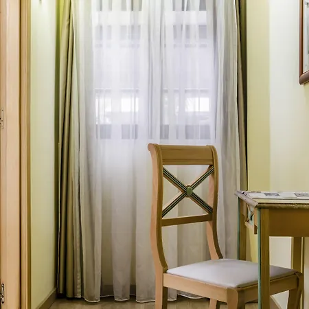 호텔 엑세 도무스 아우레아 3*