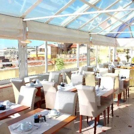 호텔 엑세 도무스 아우레아 3*