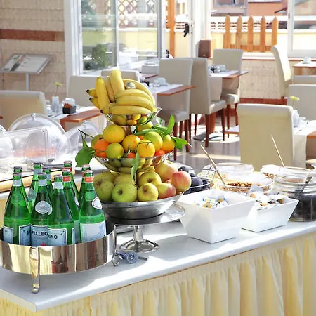 Exe Domus Aurea מלון