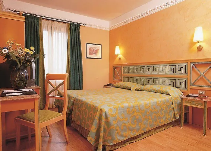 Exe Domus Aurea Hotell